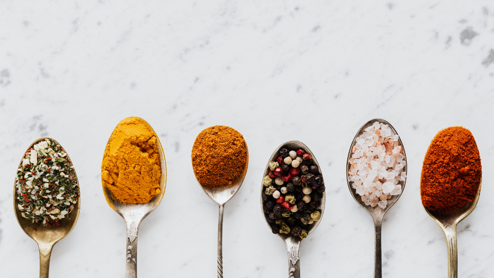 Introducing sweet spices, herbs and condiments in the baby diet